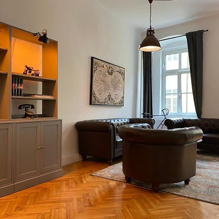 Industrial Apartment Schlossberg Linz Bagian luar foto