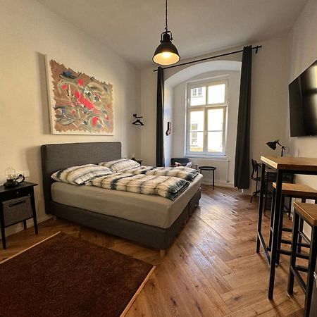 Industrial Apartment Schlossberg Linz Bagian luar foto