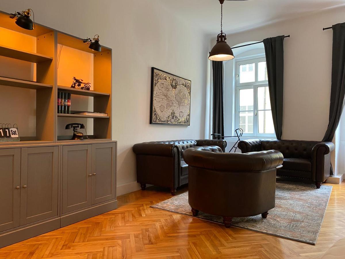 Industrial Apartment Schlossberg Linz Bagian luar foto