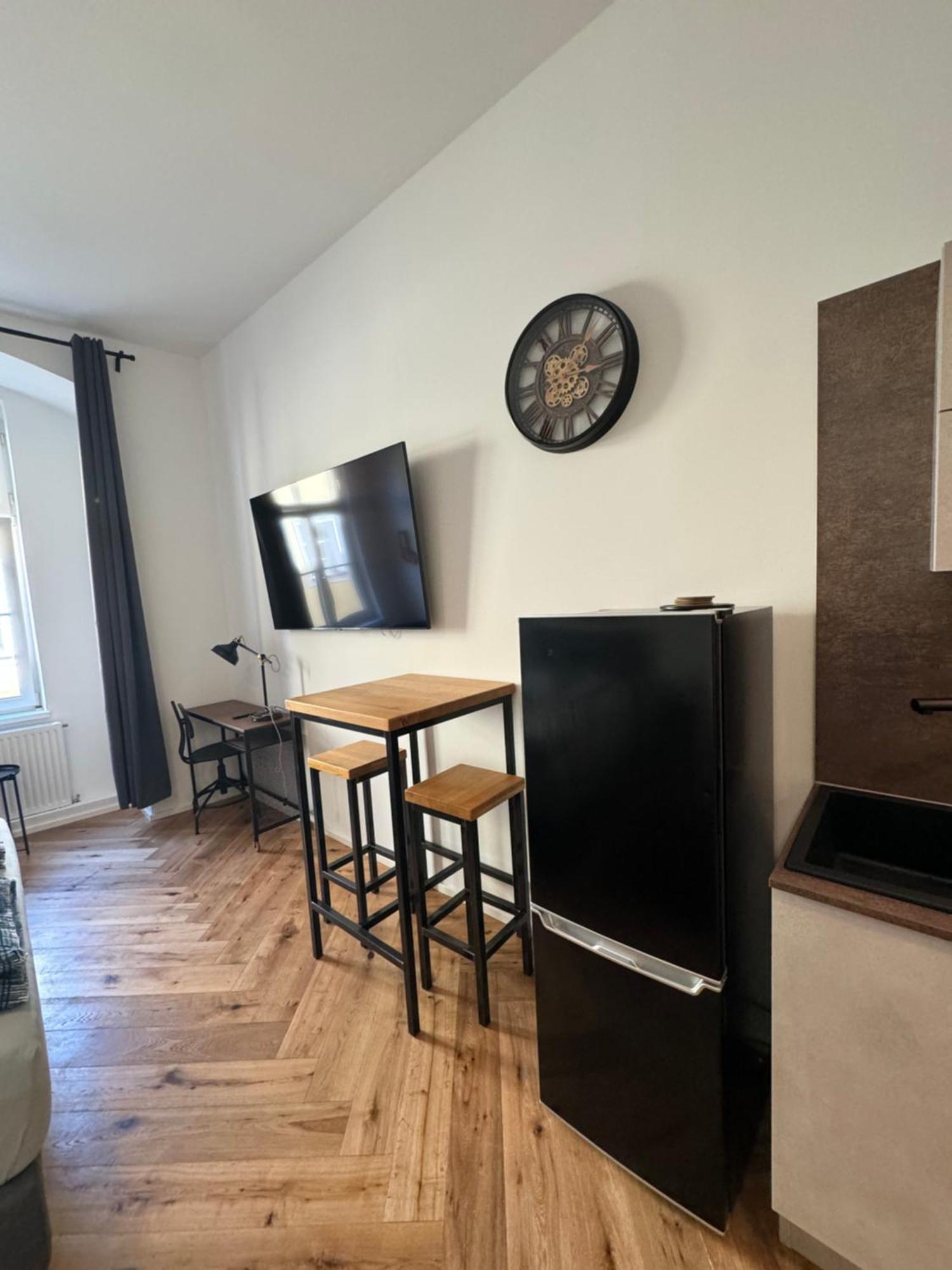 Industrial Apartment Schlossberg Linz Bagian luar foto