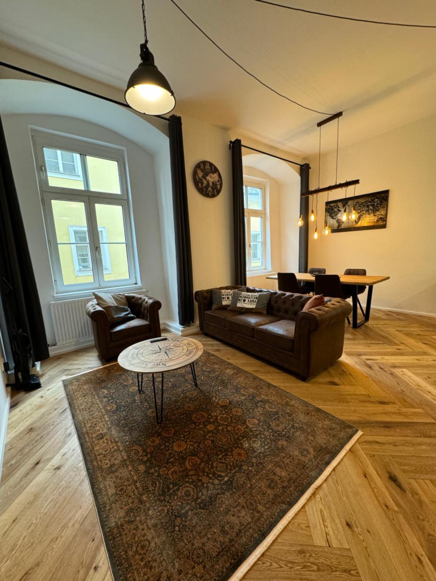 Industrial Apartment Schlossberg Linz Bagian luar foto