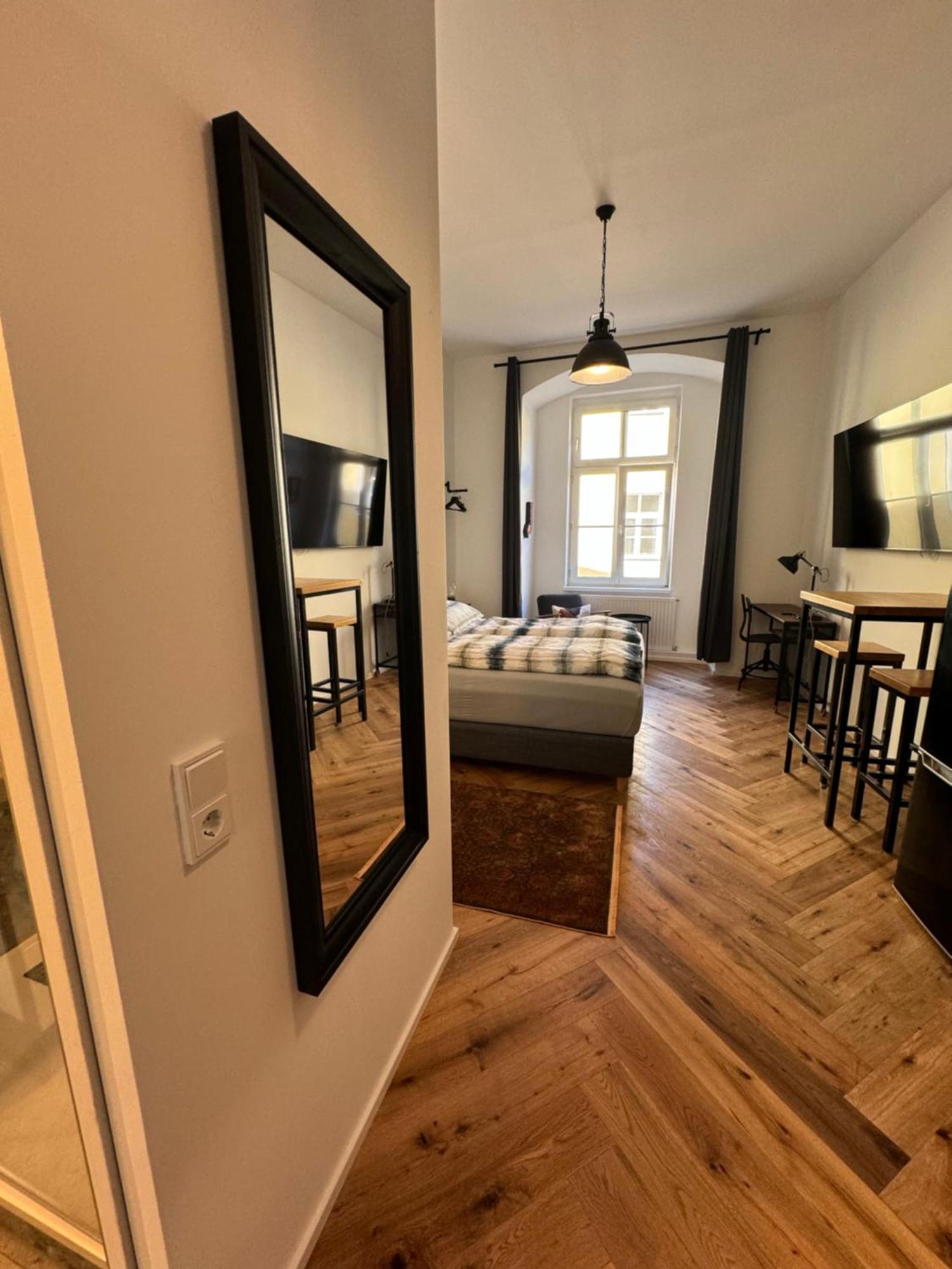 Industrial Apartment Schlossberg Linz Bagian luar foto