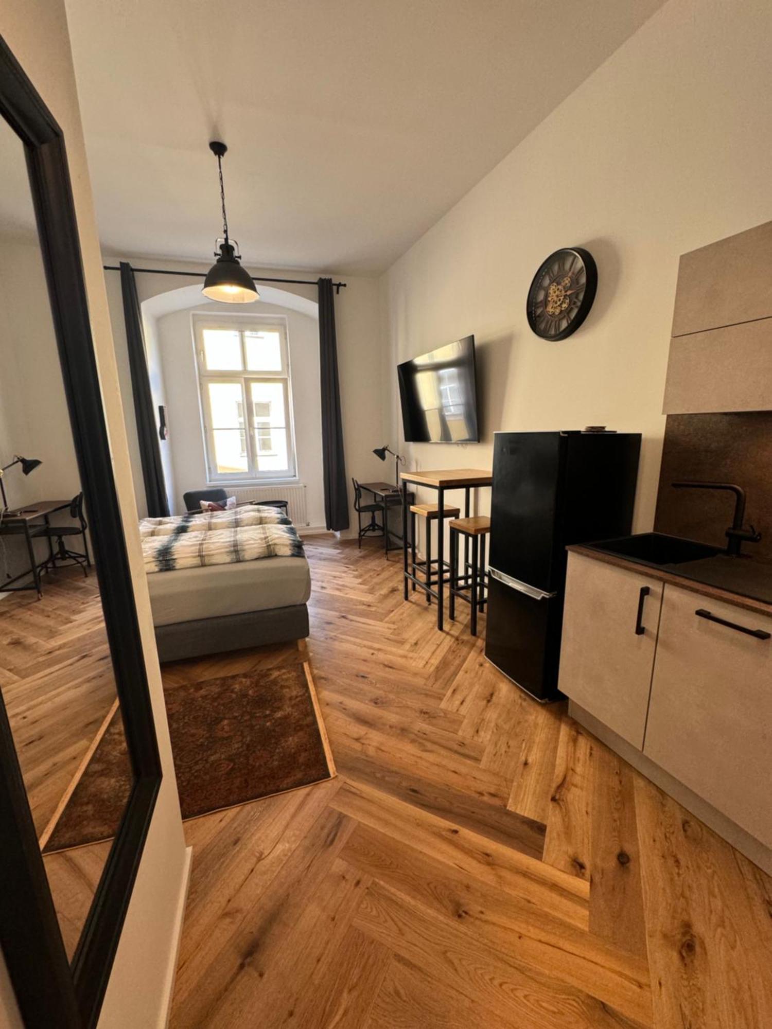 Industrial Apartment Schlossberg Linz Bagian luar foto